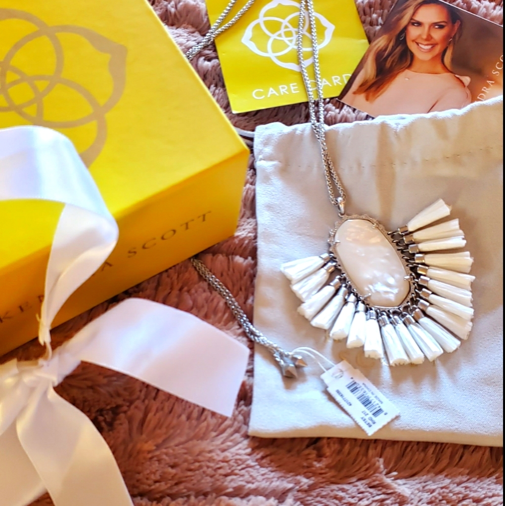 NWT Kendra Scott Silver Betsy Necklace